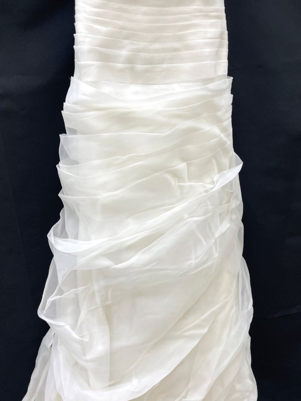 Pnina Tornai Style #4171 Kleinfeld Organza Pleated Mermaid Dress - Picture 2 of 12